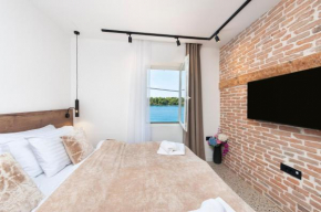 La Riva Luxury Rooms